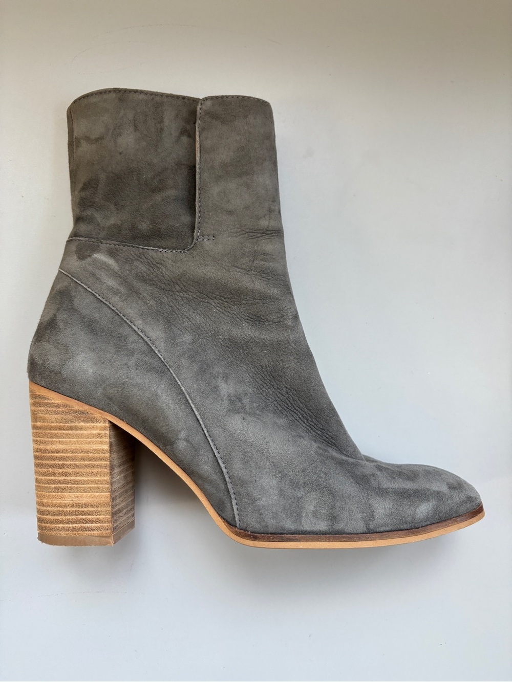 FREE PEOPLE Breakers Suede Heeled Boots Size 38 Gray Block Heel Zip Side Booties